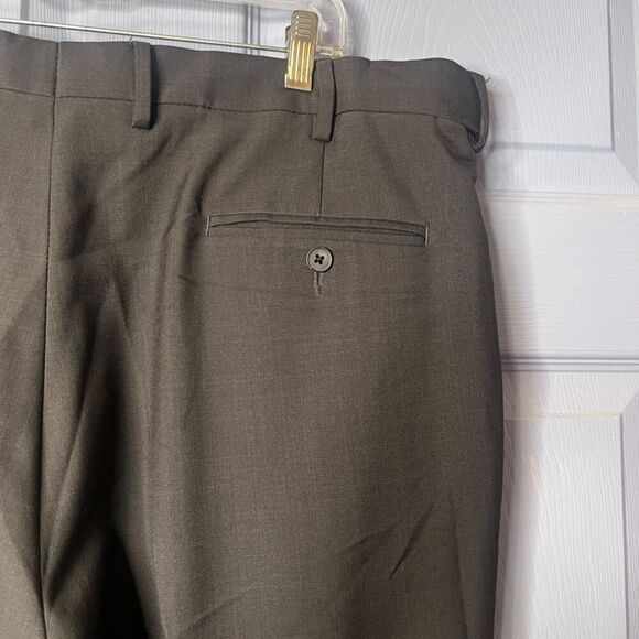 Haggar Premium Comfort Dress Pant Flat Front Classic Fit Gray Trouser Size 40/29 - Picture 7 of 12